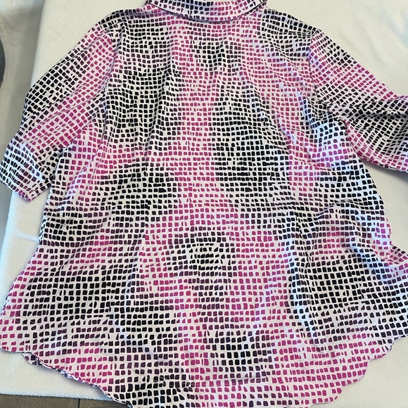 COPY - JoFit- Cute ladies golf shirt. Cute scalloped bottom. 3/4 length Sleeve … - Picture 2 of 5